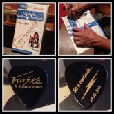 Guitarra Total - vídeo aula em VHS autografada/01 Palheta Faiska & Stratocasters